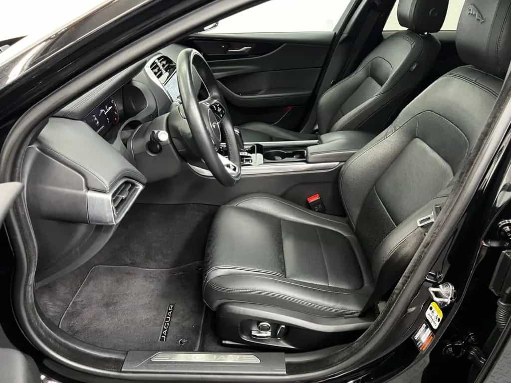 Jaguar XE S  AWD 4x4 *LEDER*PANO*LED*NAVI*ACC*360°CAM* 03/2021-photo-19