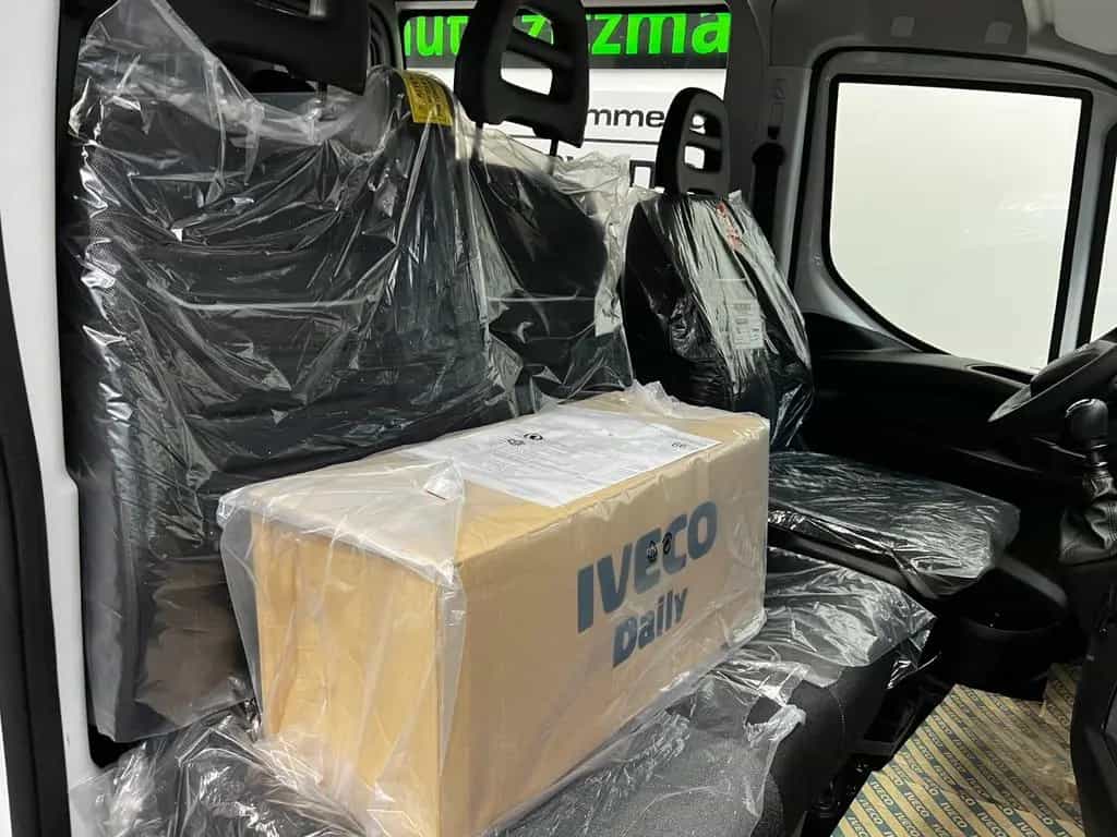 Iveco Daily 35S14 CRV DoKa 7-Sitzer / Kasten NEW MODEL 01/2026-photo-15