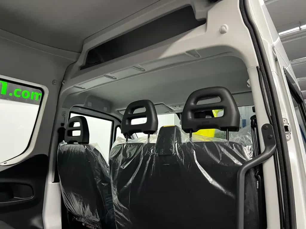 Iveco Daily 35S14 CRV DoKa 7-Sitzer / Kasten NEW MODEL 01/2026-photo-16