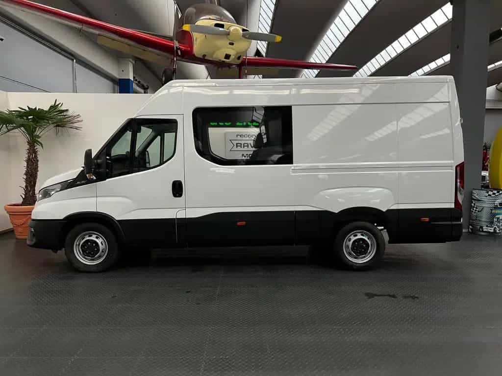 Iveco Daily 35S14 CRV DoKa 7-Sitzer / Kasten NEW MODEL 01/2026-photo-2