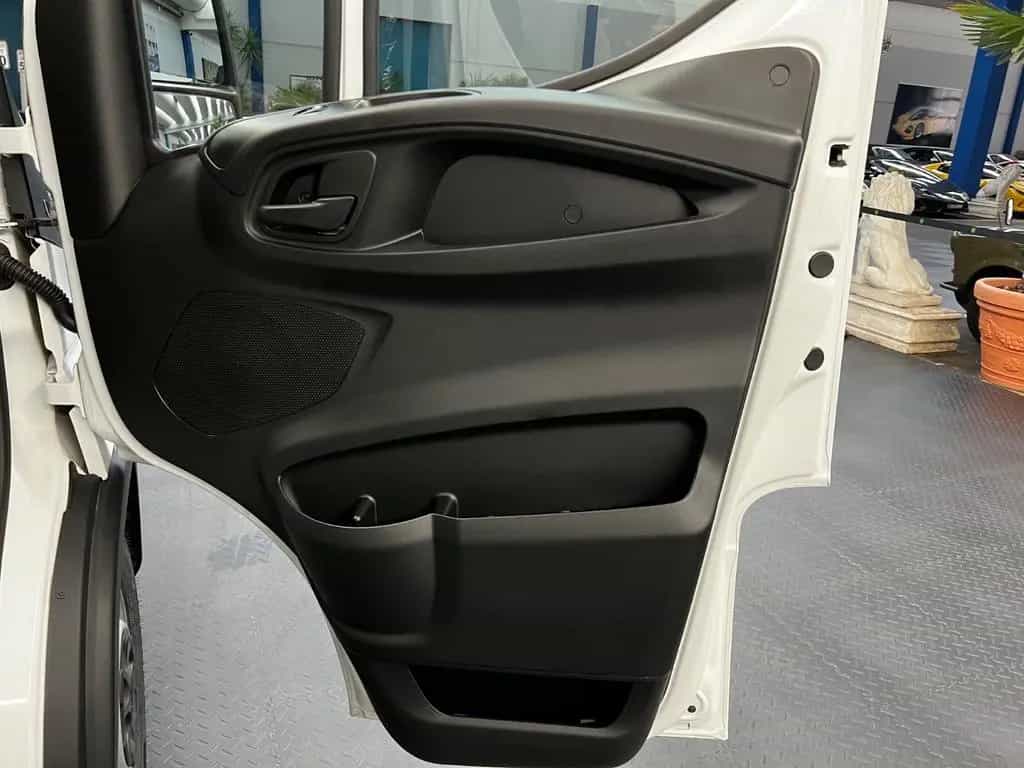 Iveco Daily 35S14 CRV DoKa 7-Sitzer / Kasten NEW MODEL 01/2026-photo-25