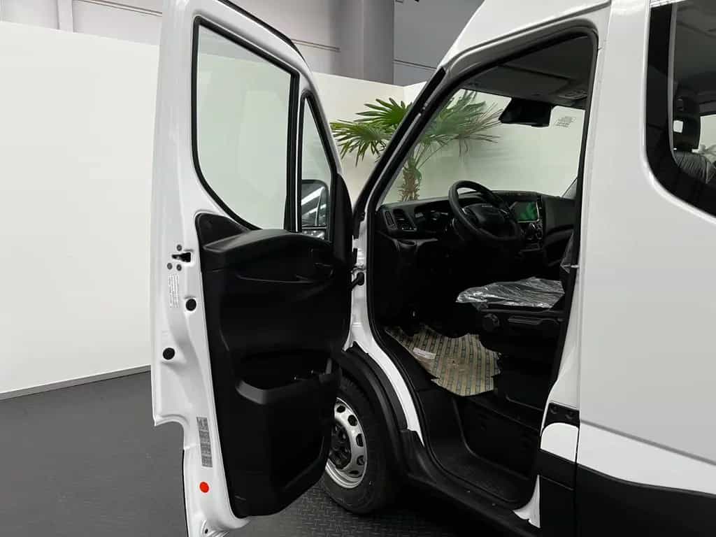 Iveco Daily 35S14 CRV DoKa 7-Sitzer / Kasten NEW MODEL 01/2026-photo-8