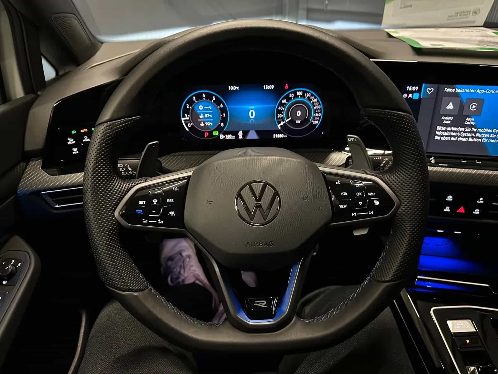 Volkswagen Golf 09/2023-photo-15
