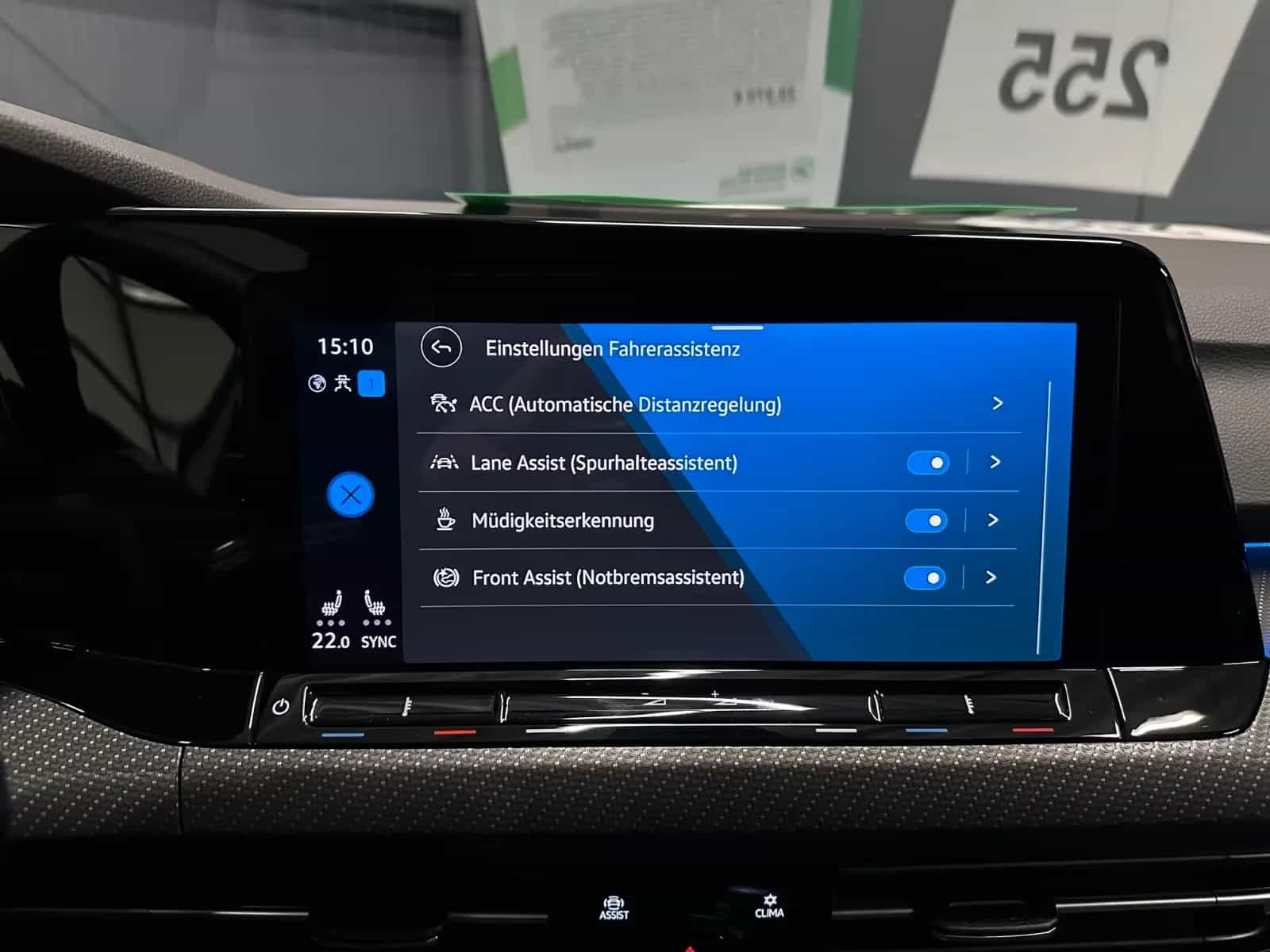Volkswagen Golf 09/2023-photo-23