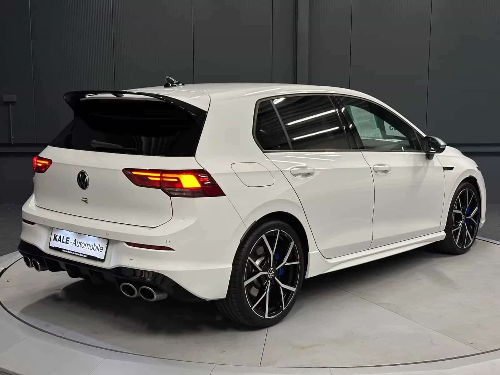 Volkswagen Golf 09/2023-photo-5