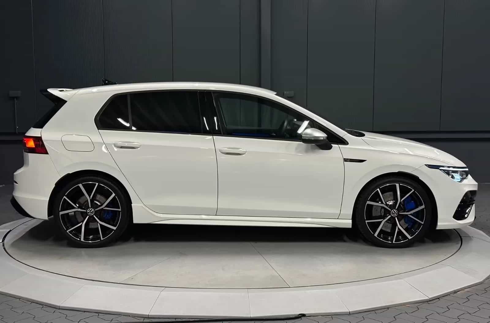 Volkswagen Golf 09/2023-photo-6