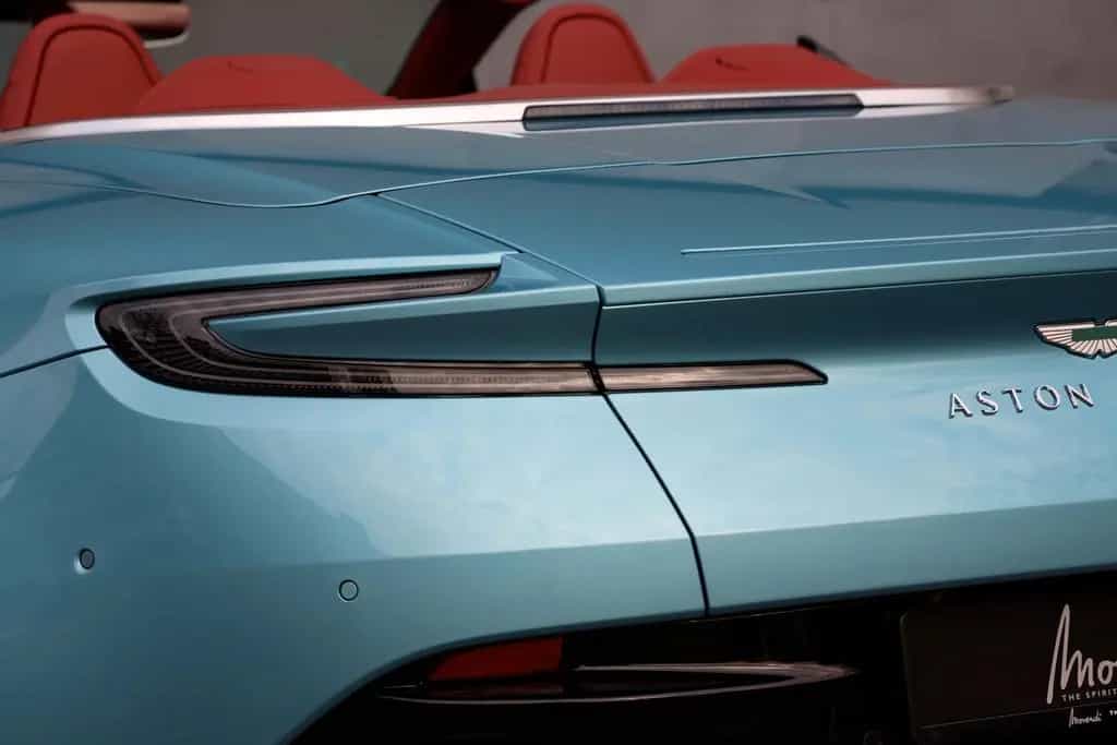 Aston Martin DB12 Volante 1. Hand 07/2024-photo-16
