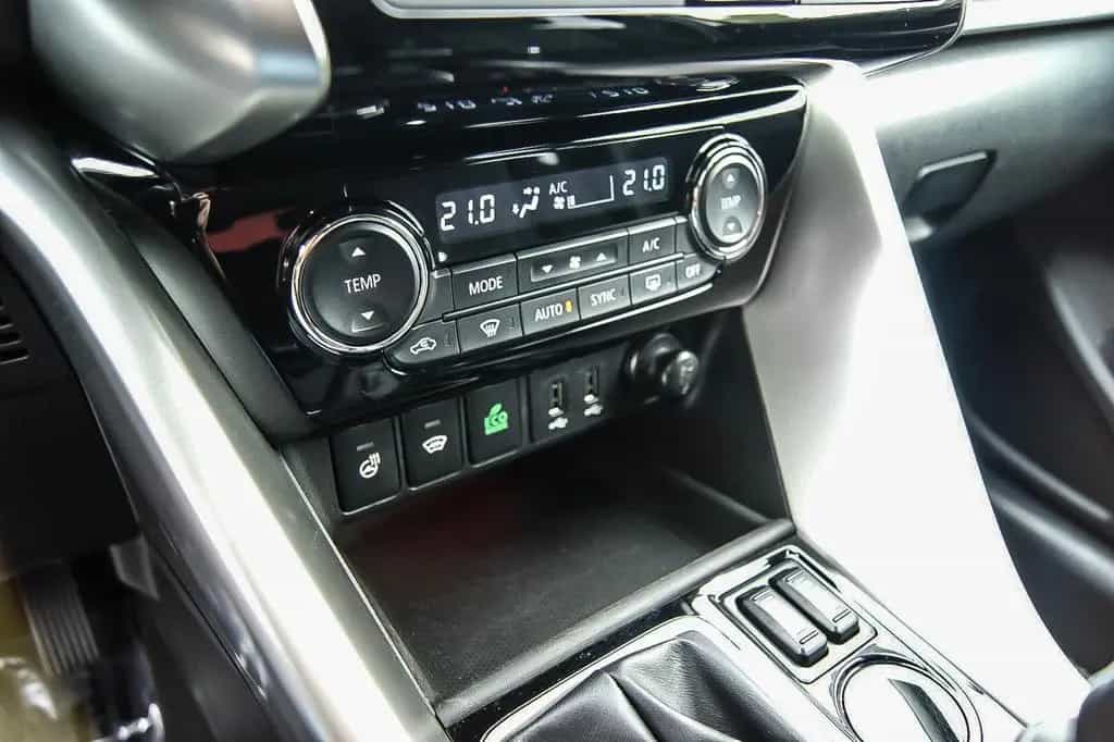Mitsubishi Eclipse Cross Intro Edition2WD 1HAND LED HEAD-UP 11/2018-photo-15