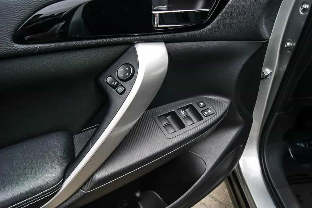 Mitsubishi Eclipse Cross Intro Edition2WD 1HAND LED HEAD-UP 11/2018-photo-23