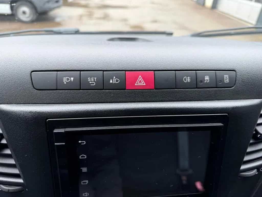 Iveco Daily 70C170 Automatik Koffer Ladebordwand 7,2t 06/2015-photo-24