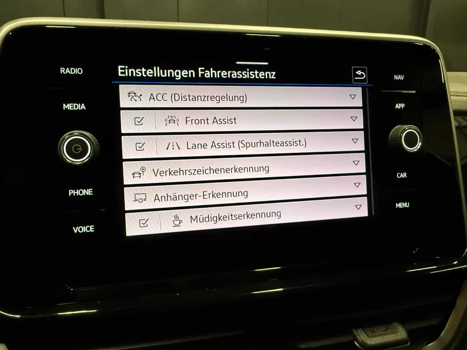 Volkswagen T-Roc 01/2023-photo-19