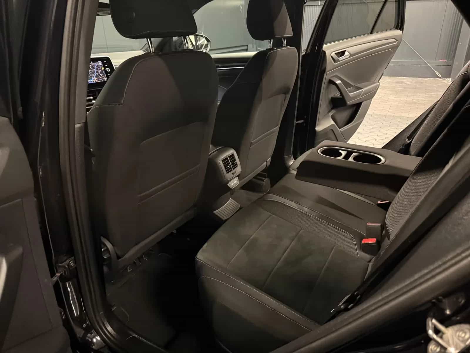 Volkswagen T-Roc 01/2023-photo-28