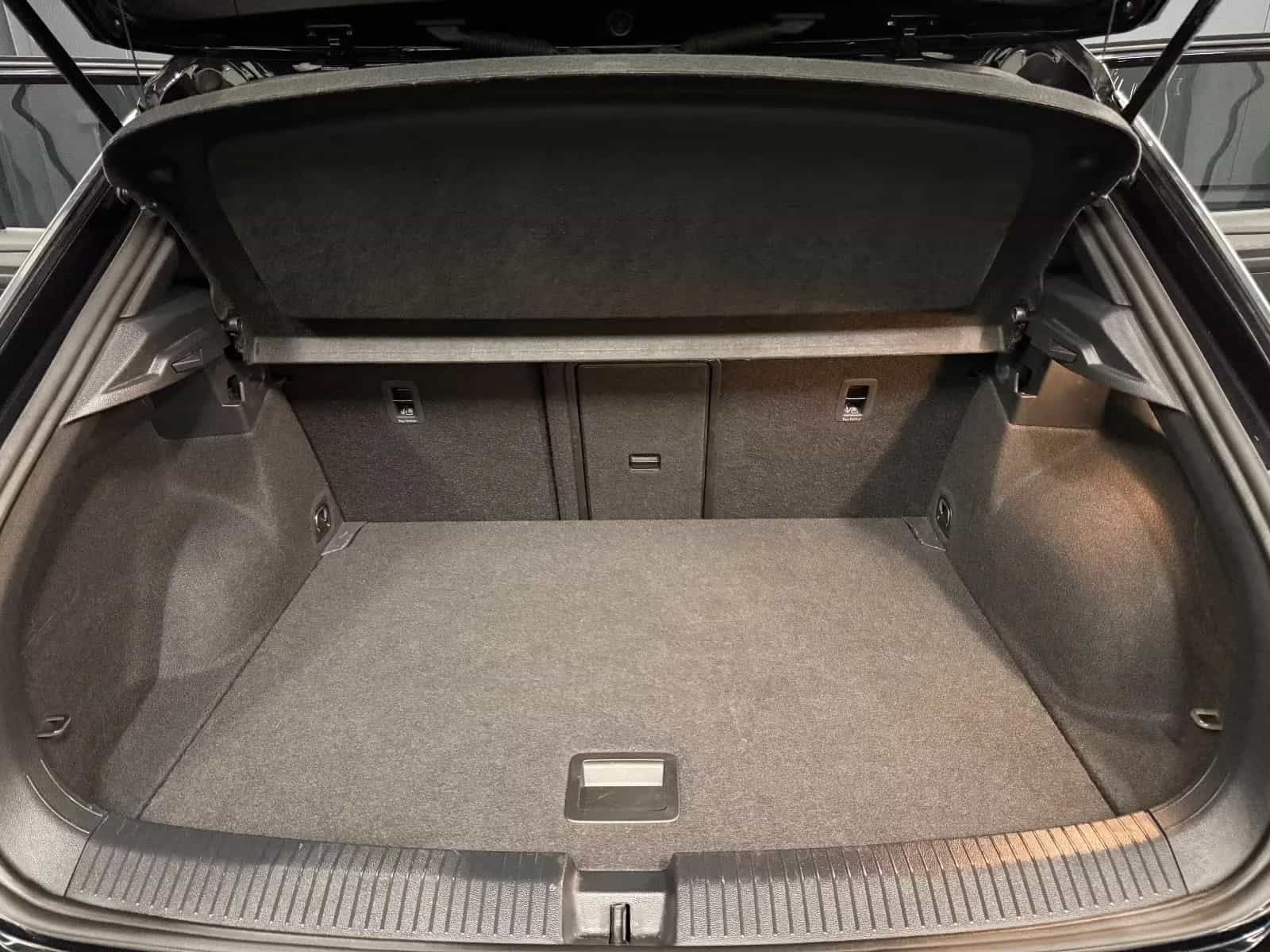 Volkswagen T-Roc 01/2023-photo-29