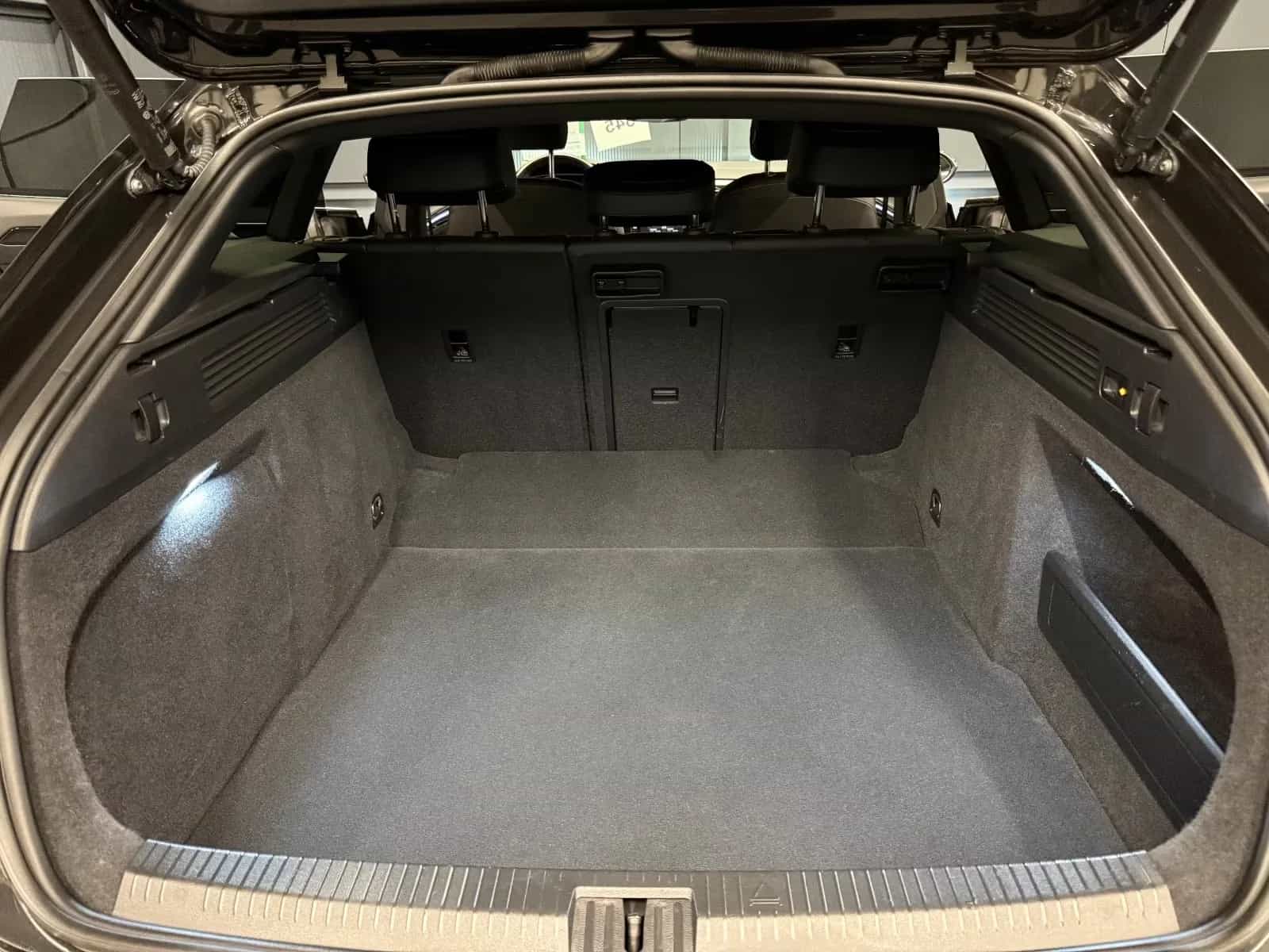 Volkswagen Arteon 11/2022-photo-28