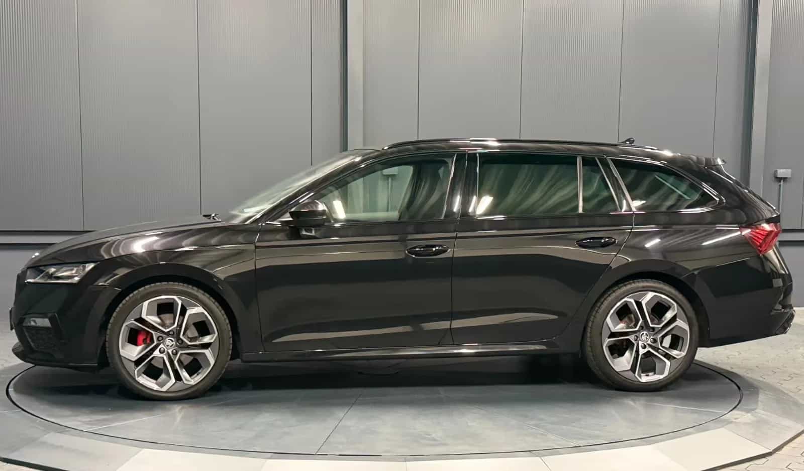 Skoda Octavia 11/2022-photo-2