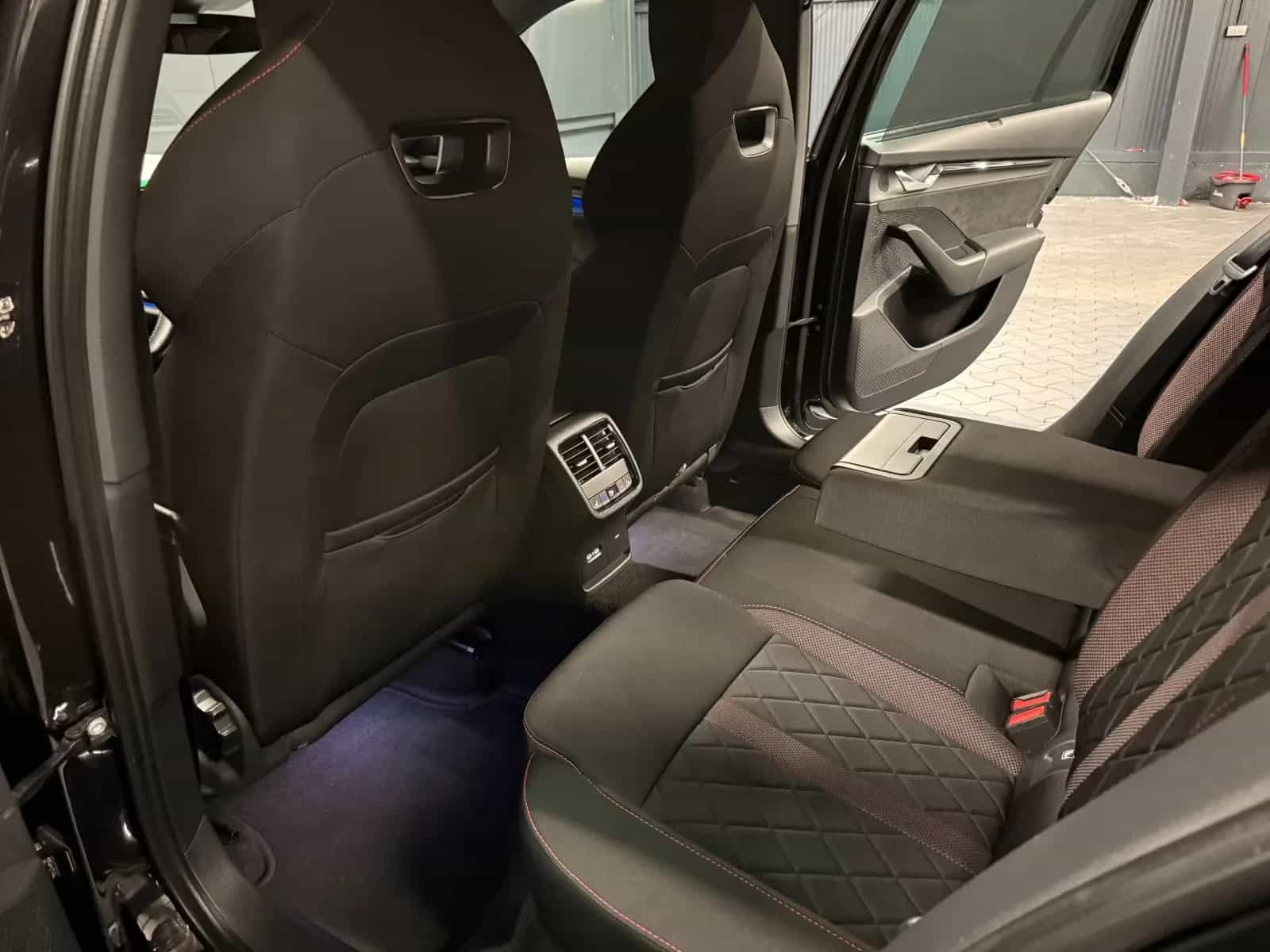 Skoda Octavia 11/2022-photo-32