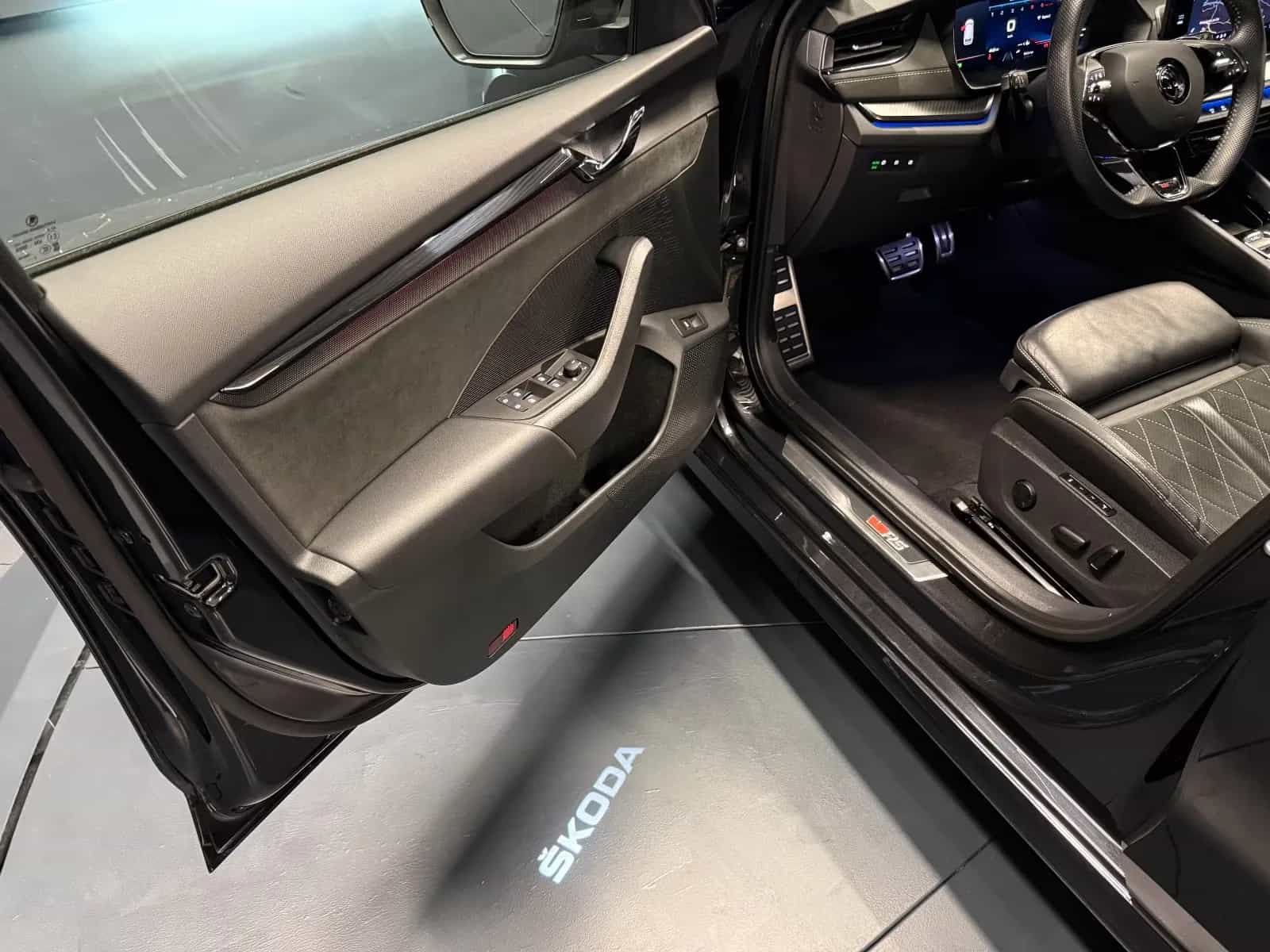 Skoda Octavia 09/2022-photo-24