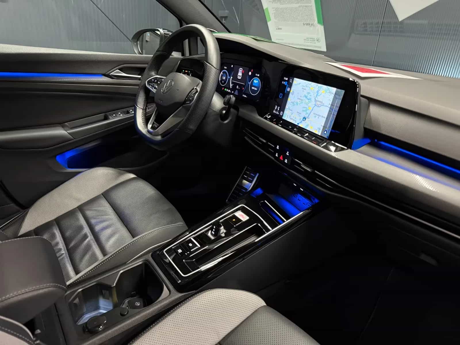 Volkswagen Golf 12/2023-photo-12