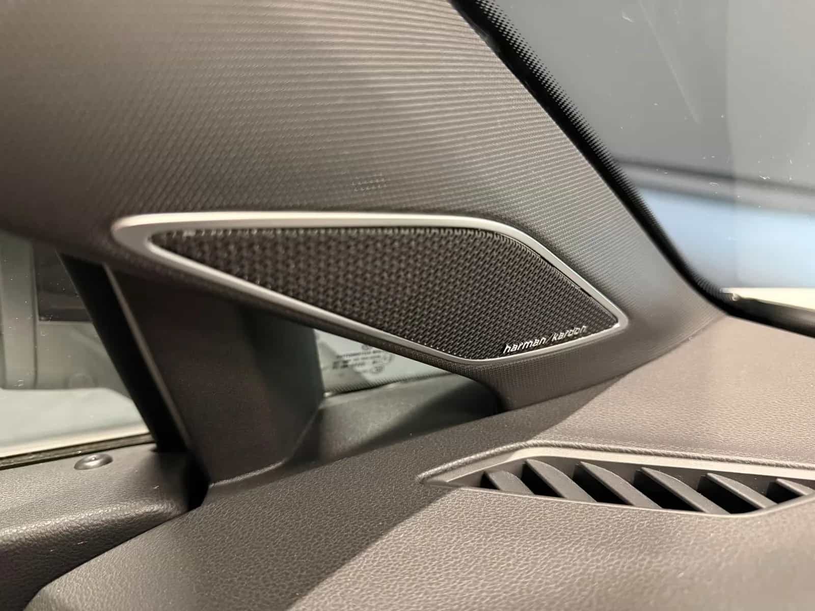 Volkswagen Golf 12/2023-photo-23