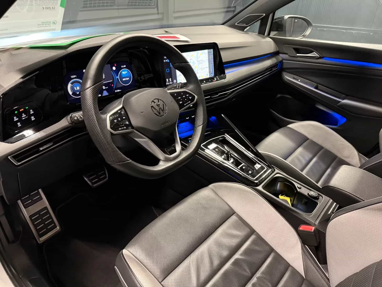 Volkswagen Golf 12/2023-photo-28