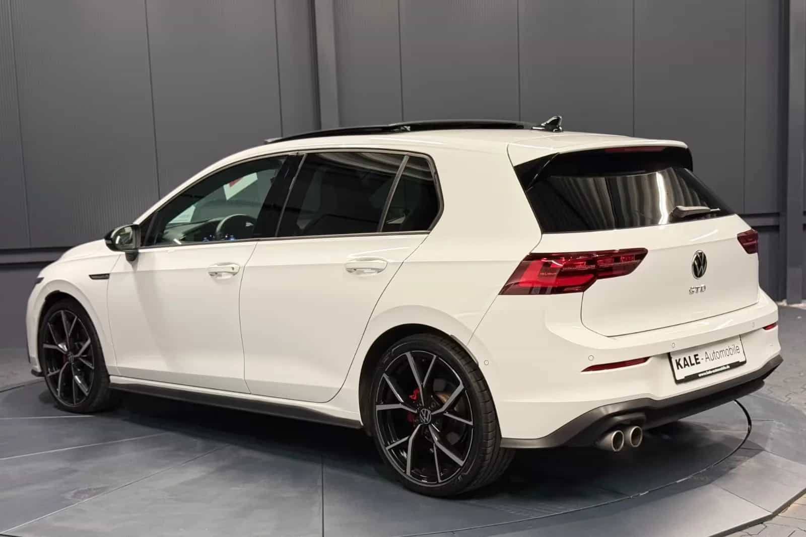 Volkswagen Golf 12/2023-photo-3
