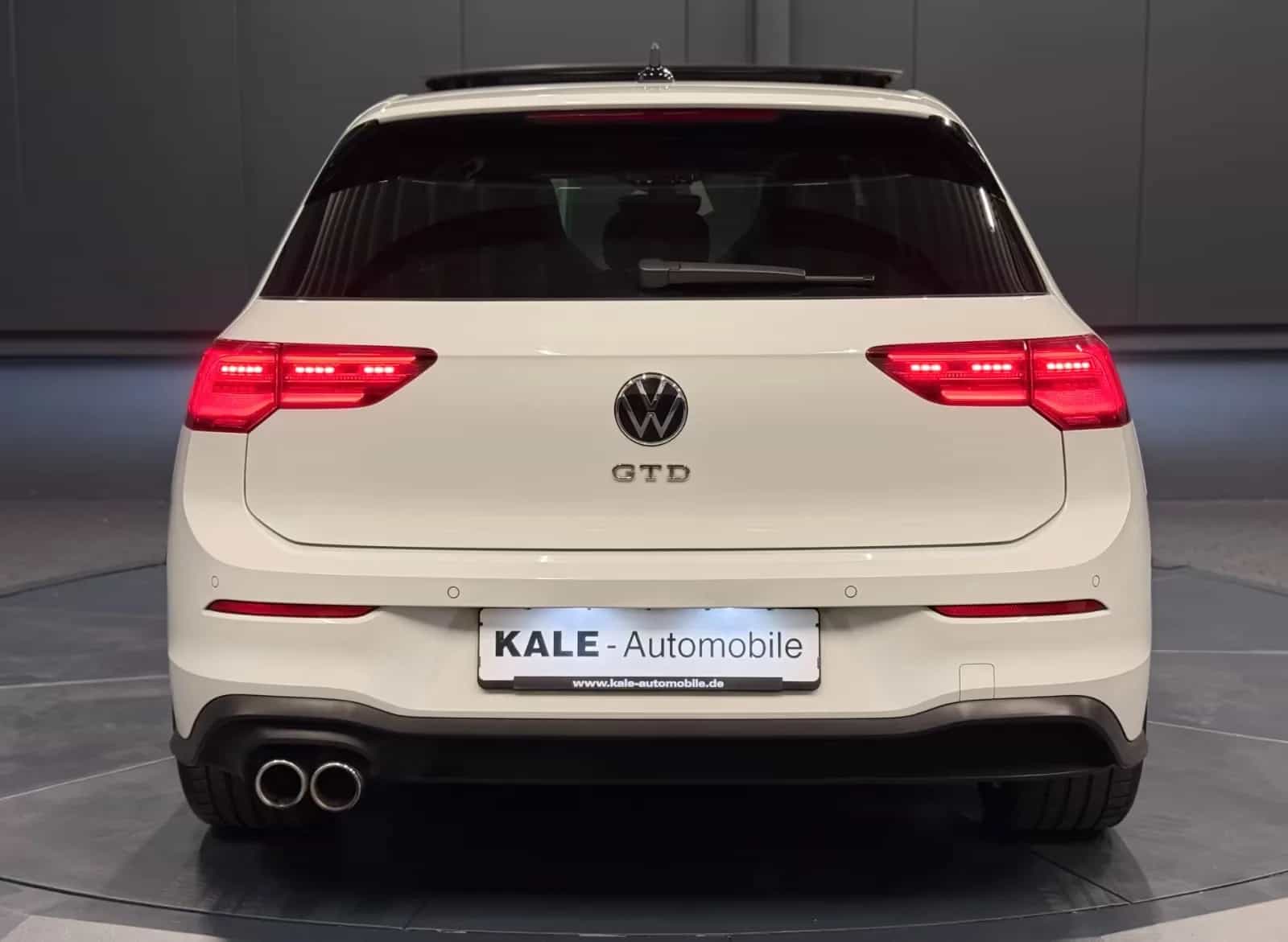 Volkswagen Golf 12/2023-photo-4