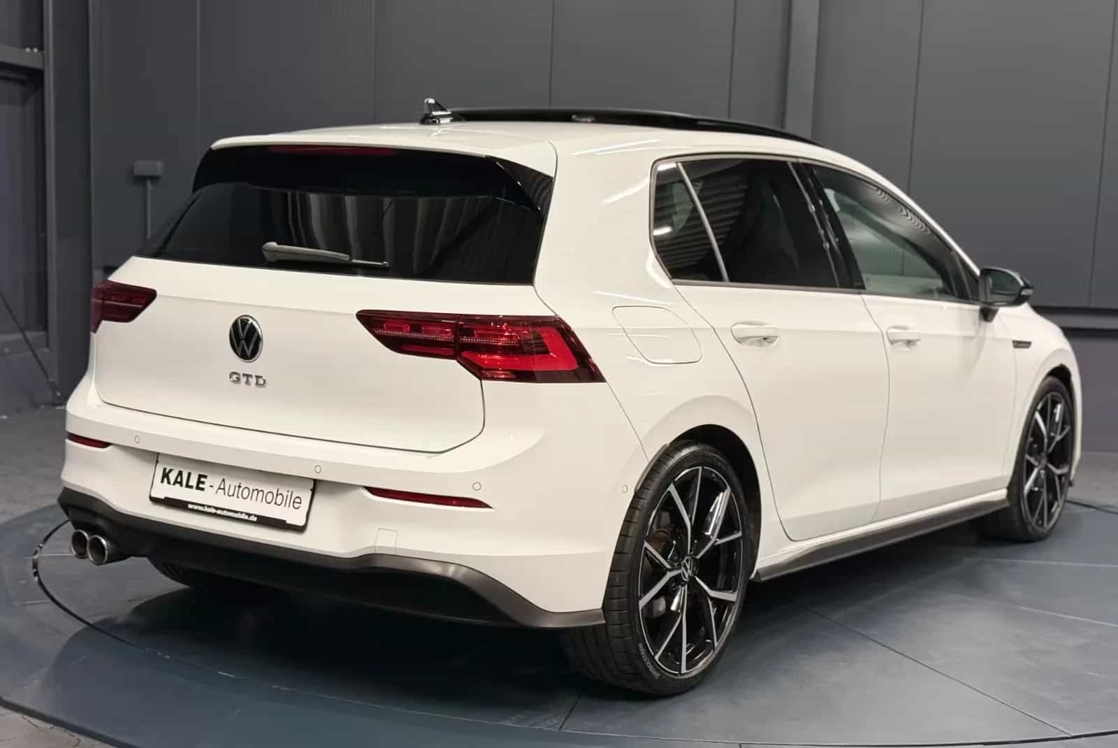 Volkswagen Golf 12/2023-photo-6
