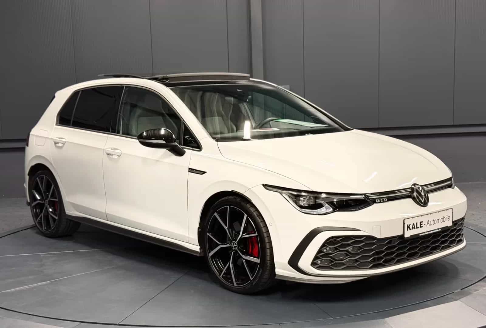 Volkswagen Golf 12/2023-photo-8