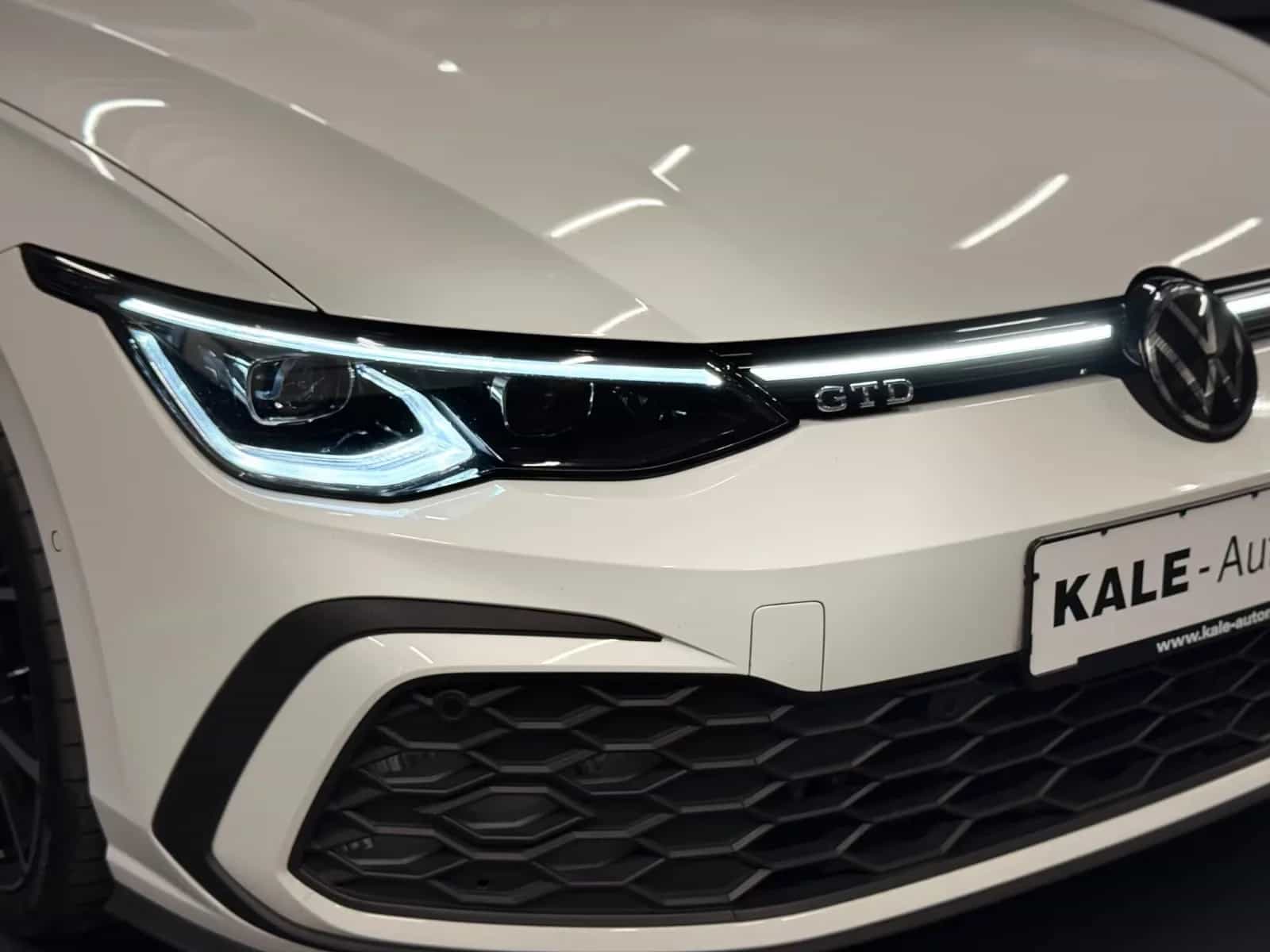 Volkswagen Golf 12/2023-photo-9