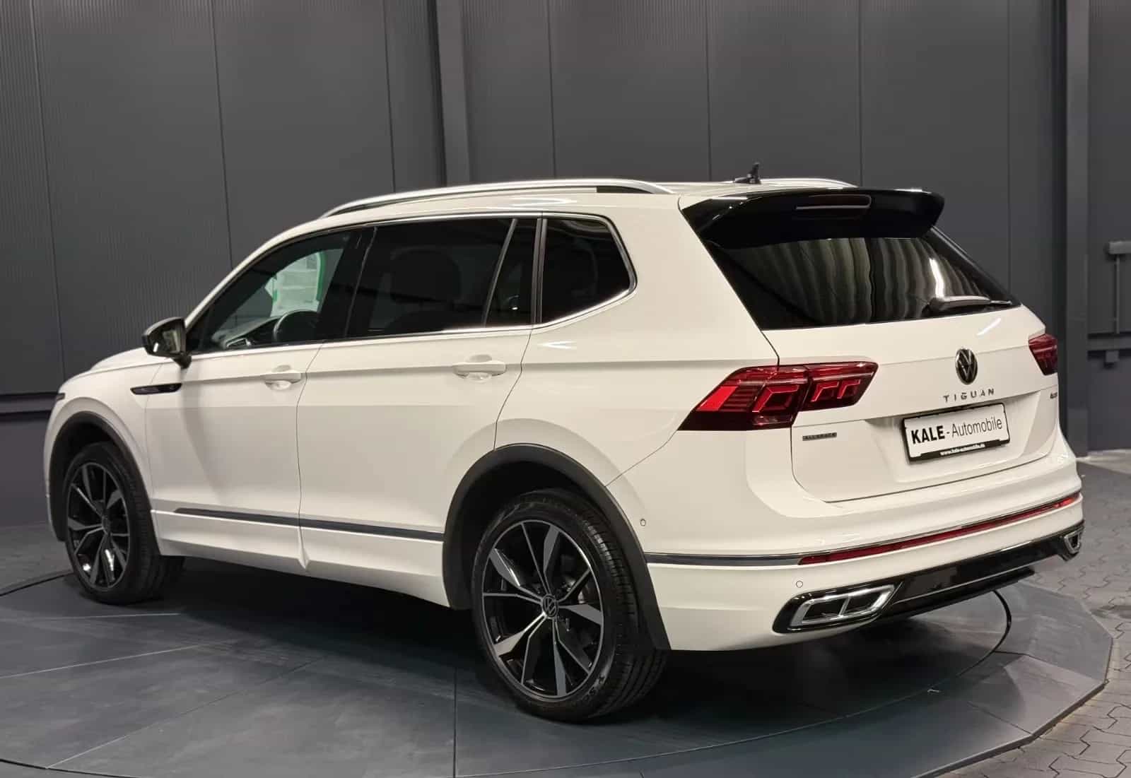 Volkswagen Tiguan Allspace 11/2021-photo-3