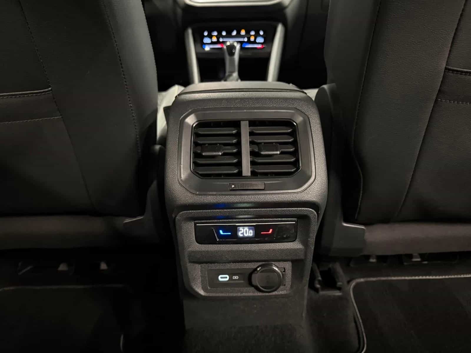 Volkswagen Tiguan Allspace 11/2021-photo-32