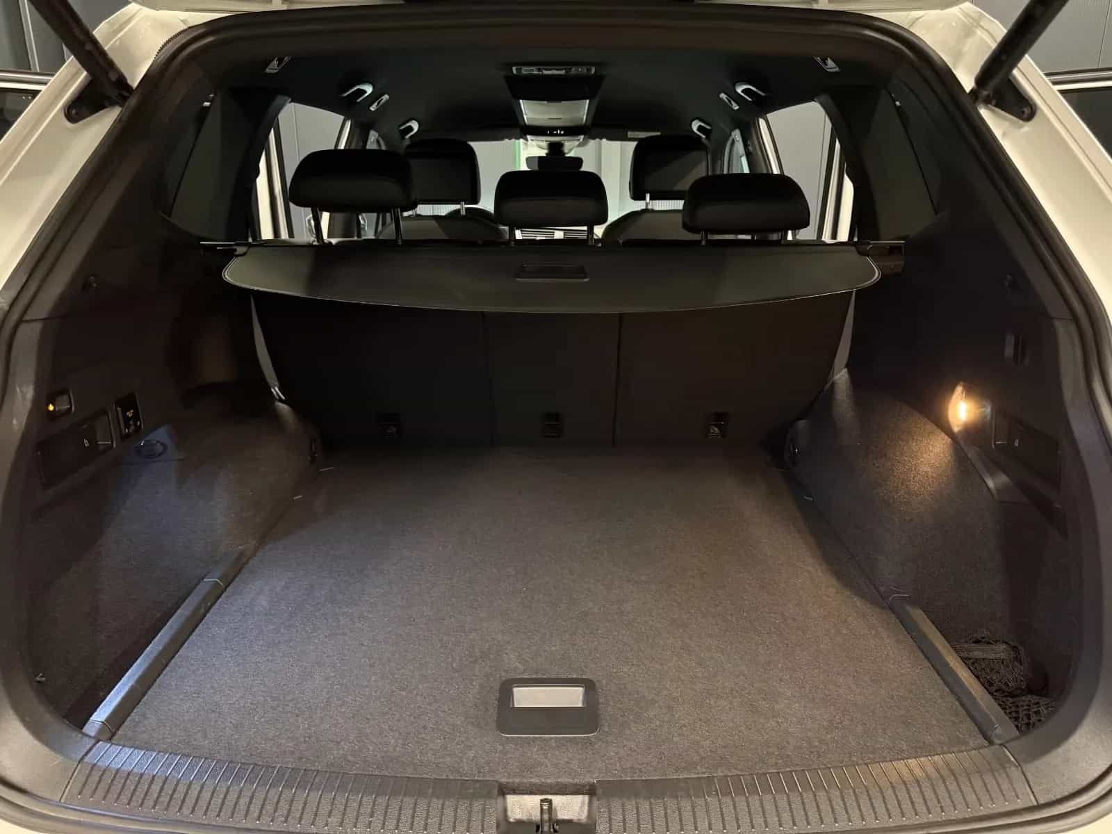 Volkswagen Tiguan Allspace 11/2021-photo-34