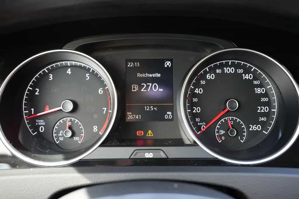 Volkswagen Golf VII Lim. Cup BMT*1.HAND*KLIMA*PDC*LED*ESP* 11/2014-photo-17