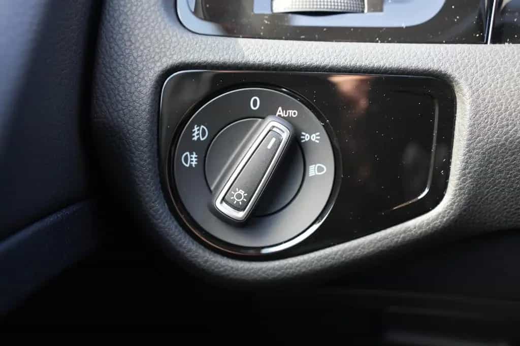 Volkswagen Golf VII Lim. Cup BMT*1.HAND*KLIMA*PDC*LED*ESP* 11/2014-photo-19