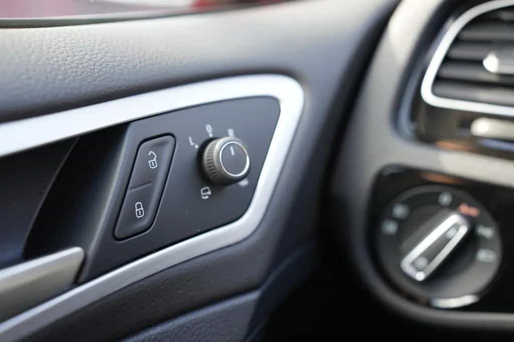Volkswagen Golf VII Lim. Cup BMT*1.HAND*KLIMA*PDC*LED*ESP* 11/2014-photo-26