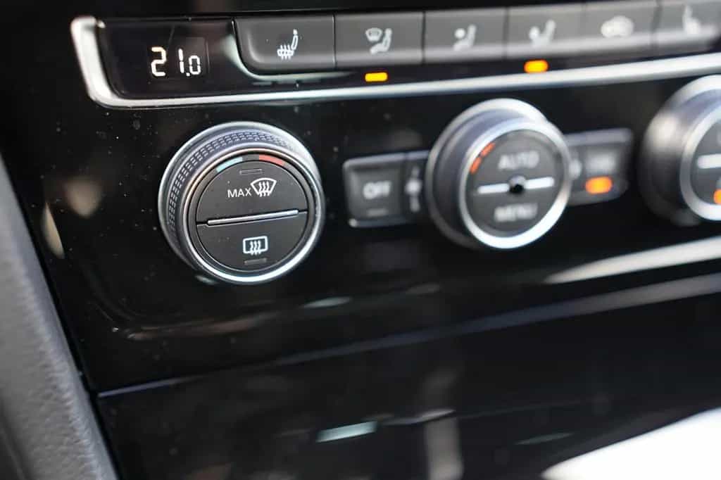 Volkswagen Golf VII Lim. Cup BMT*1.HAND*KLIMA*PDC*LED*ESP* 11/2014-photo-29
