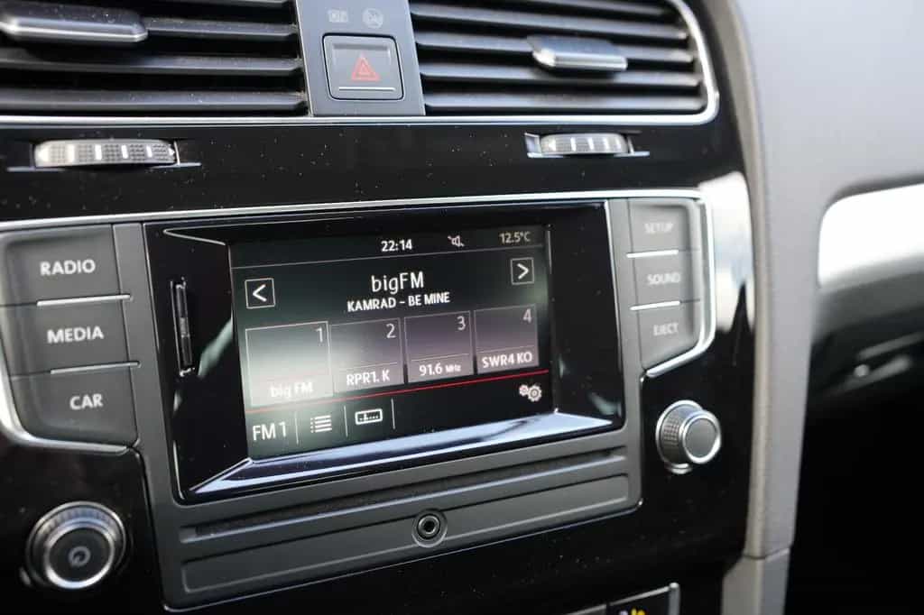 Volkswagen Golf VII Lim. Cup BMT*1.HAND*KLIMA*PDC*LED*ESP* 11/2014-photo-30