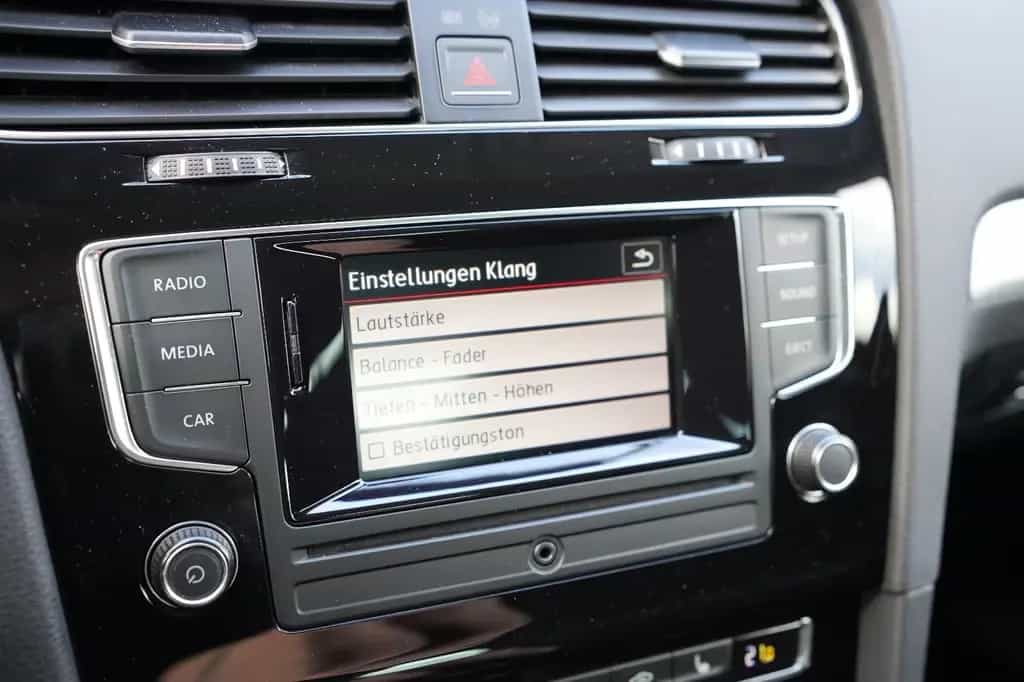Volkswagen Golf VII Lim. Cup BMT*1.HAND*KLIMA*PDC*LED*ESP* 11/2014-photo-33