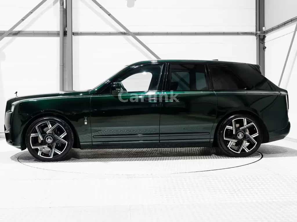 Rolls-Royce Cullinan Series II Black Badge -DARK EMERALD- 02/2026-photo-1