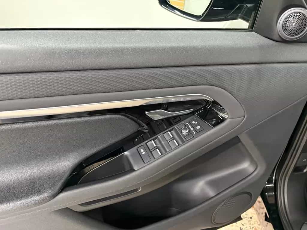 Land Rover Range Rover Rover EvoqueFaceliftR-DynamicSBlackPackage 11/2019-photo-10