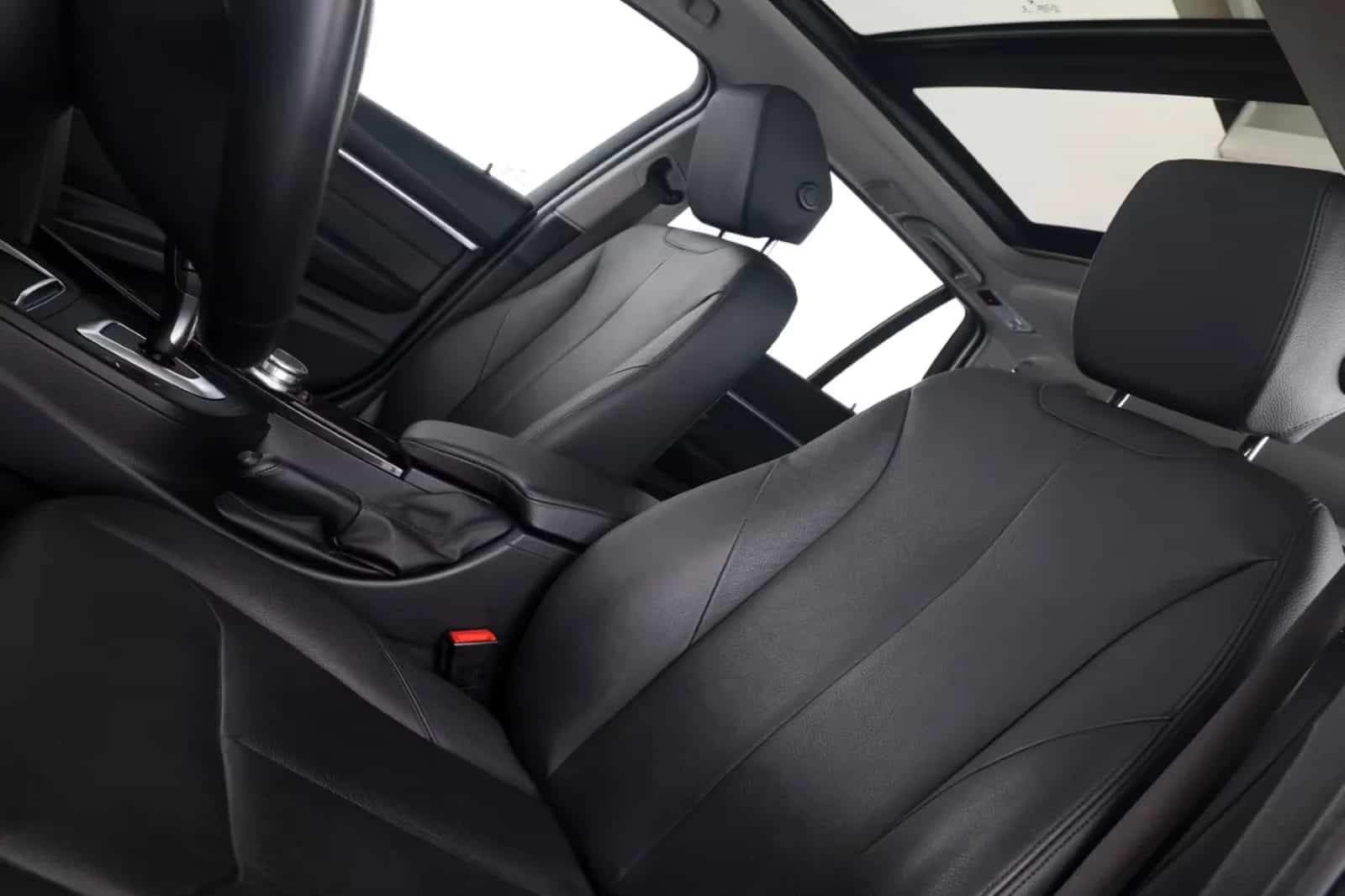 BMW 3 Series 10/2018-photo-15