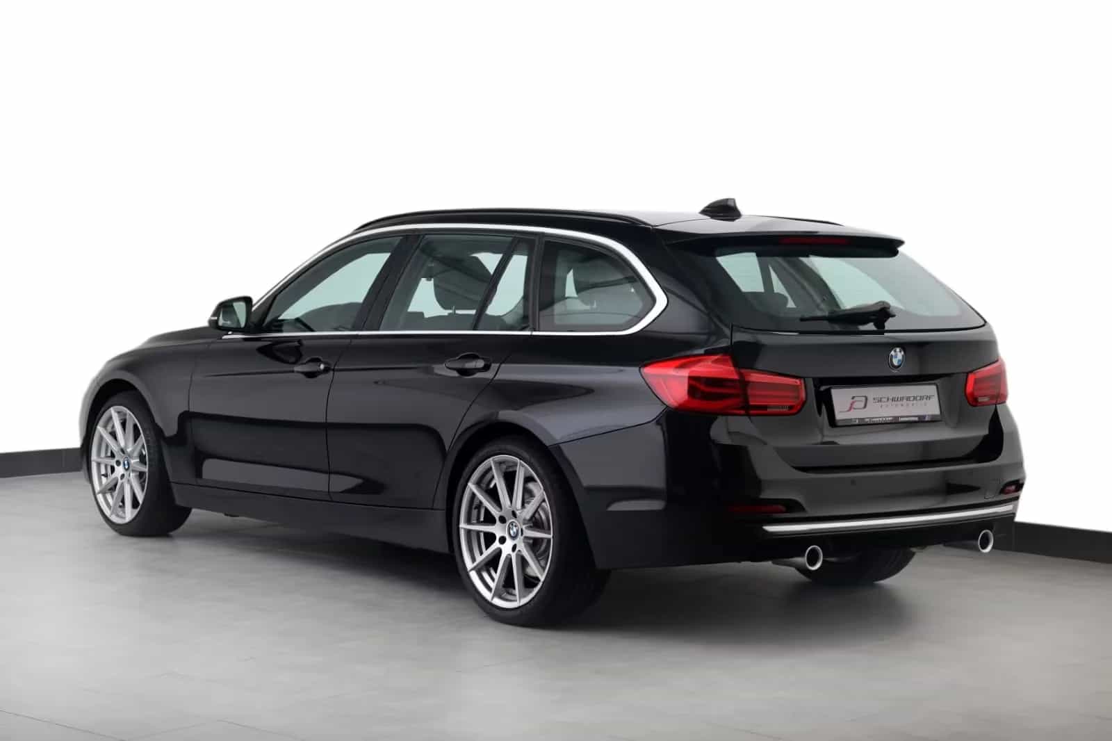 BMW 3 Series 10/2018-photo-2
