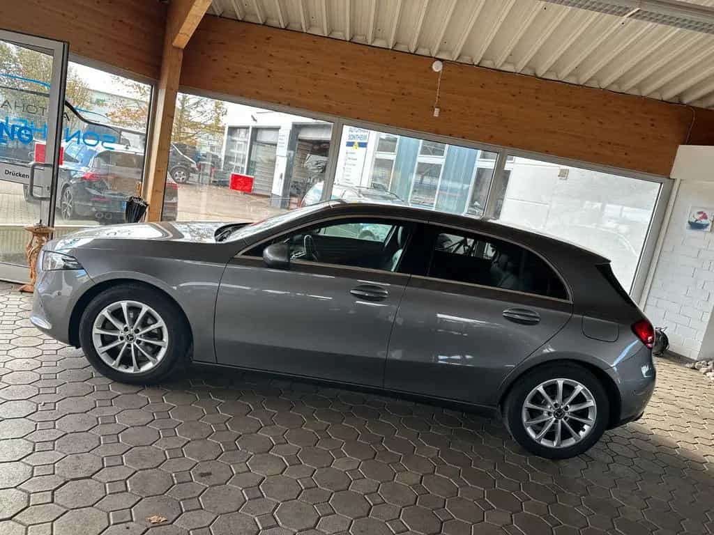 Mercedes-Benz A-Class Progressive 7G*PDC*Spur*LED*Nav*Widescreen 05/2019-photo-1