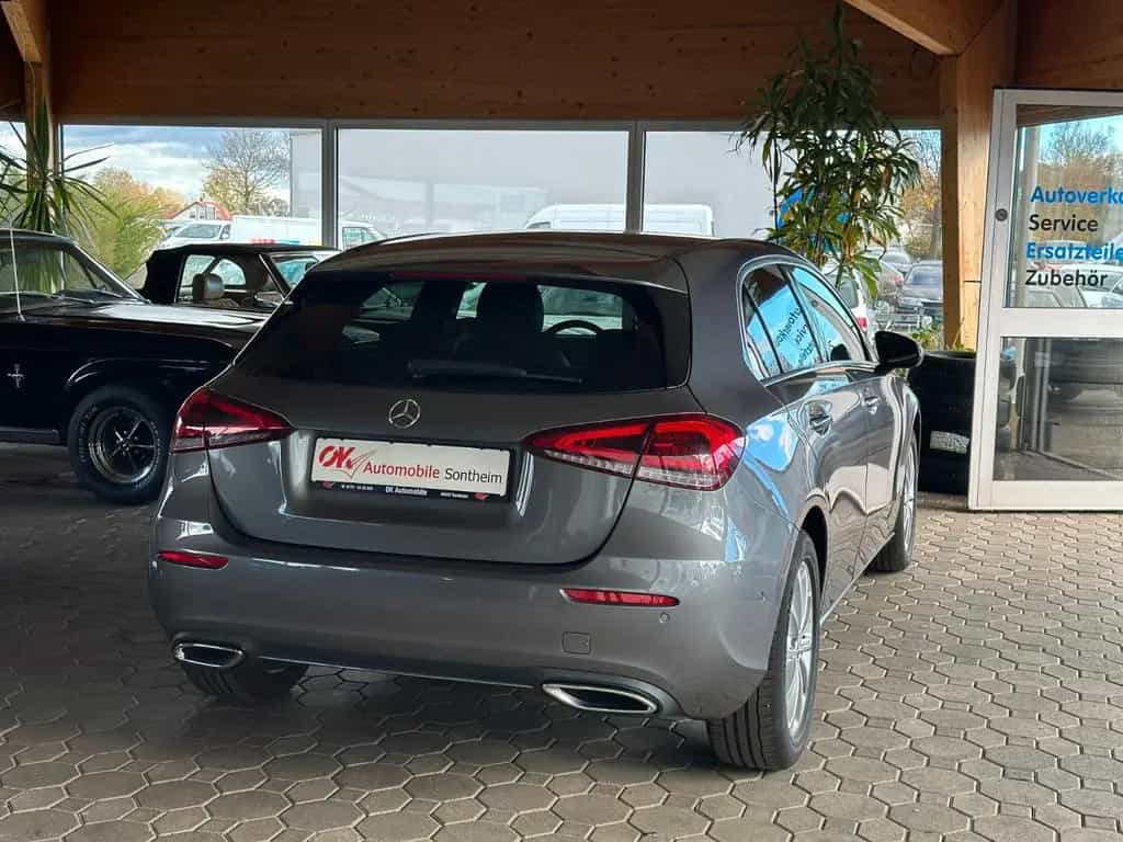 Mercedes-Benz A-Class Progressive 7G*PDC*Spur*LED*Nav*Widescreen 05/2019-photo-4