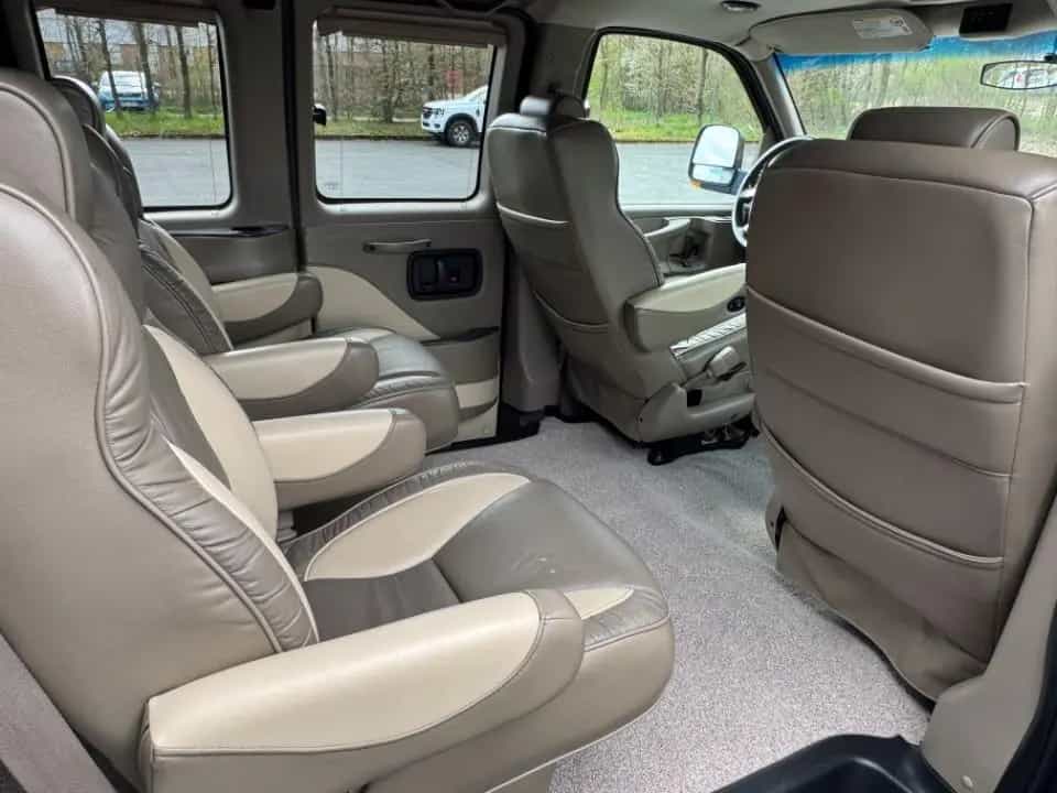 Chevrolet Express Chevy Conversion Van 5.3 Vortec 05/2011-photo-11