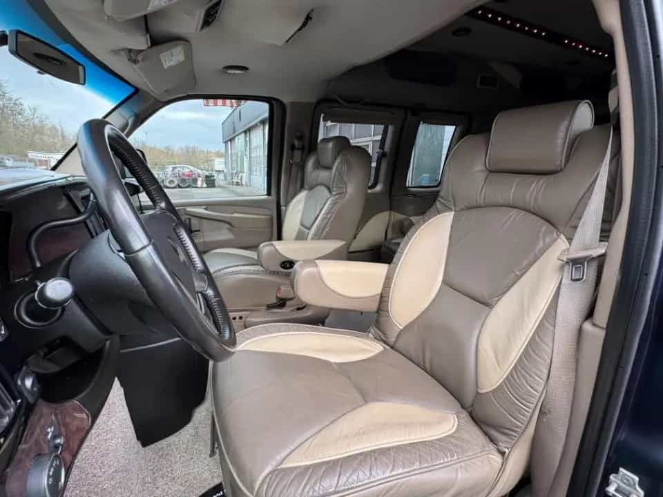 Chevrolet Express Chevy Conversion Van 5.3 Vortec 05/2011-photo-4