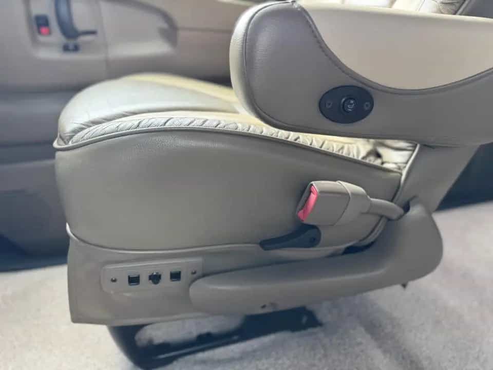 Chevrolet Express Chevy Conversion Van 5.3 Vortec 05/2011-photo-5
