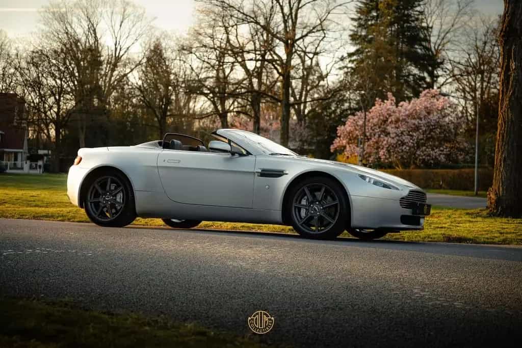 Aston Martin V8 Vantage Roadster 4.3 09/2007-photo-1