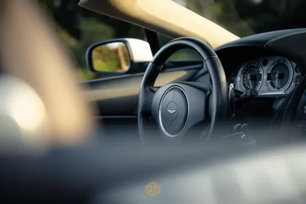 Aston Martin V8 Vantage Roadster 4.3 09/2007-photo-12