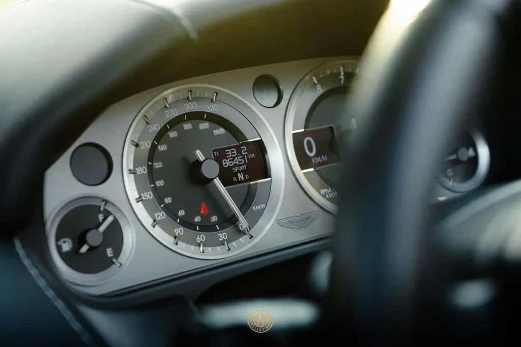 Aston Martin V8 Vantage Roadster 4.3 09/2007-photo-19